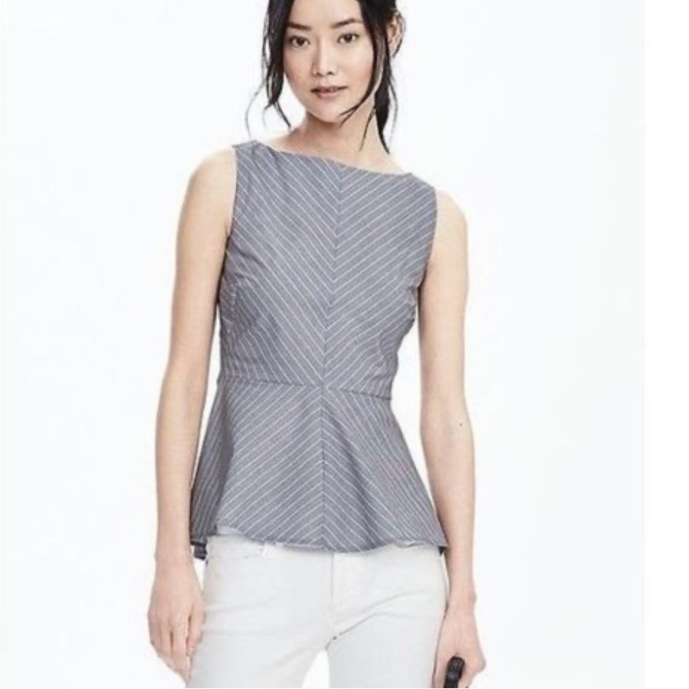 Banana republic grey striped sleeveless plum nose size 4